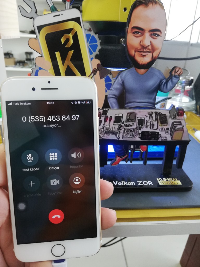 Atölyede iPhone arama testi
