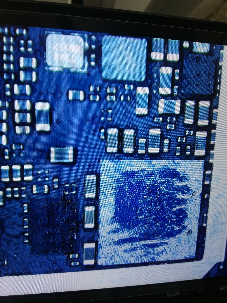 Mavi anakart SMD komponent incelemesi